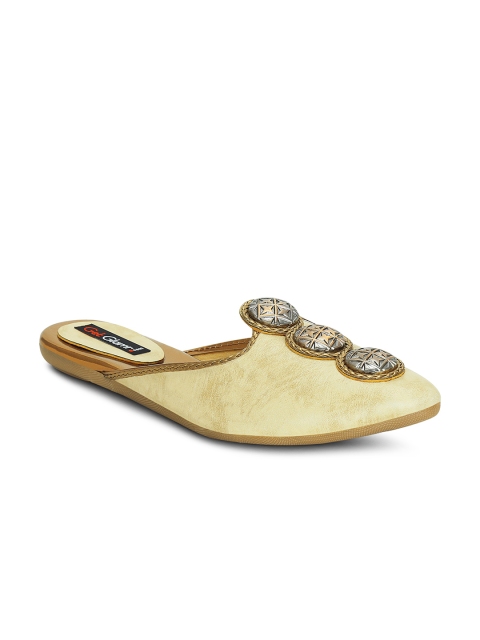 

Get Glamr Women Beige Solid Synthetic Mojaris