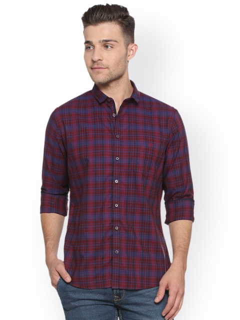 

Van Heusen Sport Men Maroon Slim Fit Checked Casual Shirt