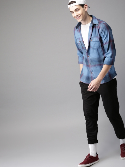 

HERE&NOW Men Blue Regular Fit Checked Casual Shirt