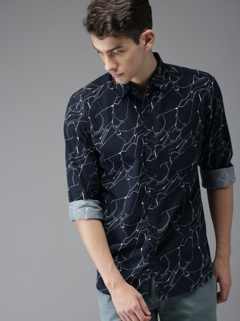 

HERE&NOW Men Navy & White Regular Fit Printed Casual Shirt, Navy blue