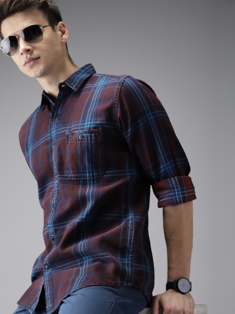 

HERE&NOW Men Blue & Maroon Regular Fit Checked Casual Shirt