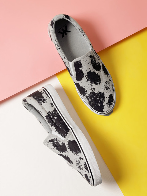 

Kook N Keech Men Grey & Black Slip-On Sneakers