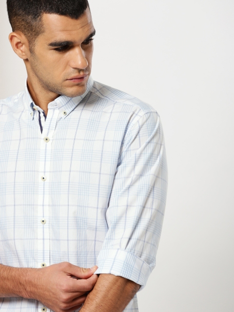 

INVICTUS Men White & Blue Slim Fit Checked Casual Shirt