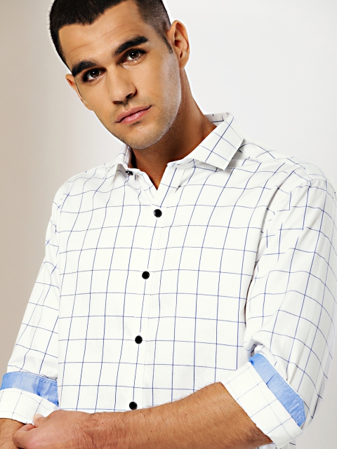 

INVICTUS Men White & Blue Slim Fit Checked Casual Shirt