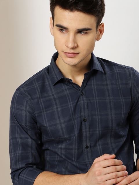 

INVICTUS Men Navy Blue & Charcoal Grey Slim Fit Checked Casual Shirt