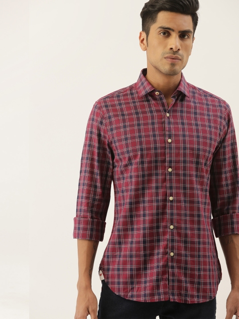 

INVICTUS Men Maroon & Navy Blue Slim Fit Checked Casual Shirt