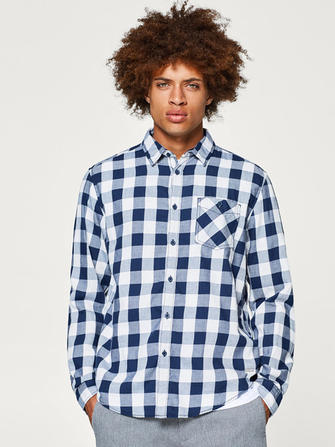 

ESPRIT Men Navy Blue & White Regular Fit Checked Casual Shirt