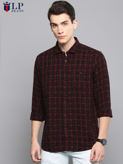 

Louis Philippe Men Maroon & Black Slim Fit Checked Formal Shirt