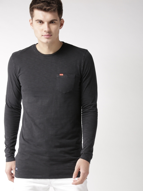 

Superdry Men Black Solid Round Neck T-shirt