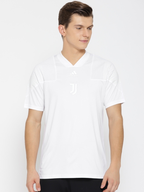 

ADIDAS Men White Solid Juventus LIC Football T-Shirt