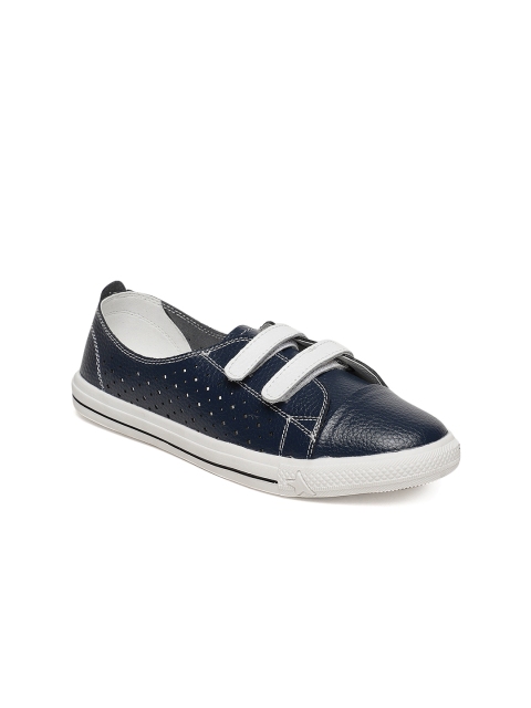 

Tresmode Women Blue Verona Leather Sneakers