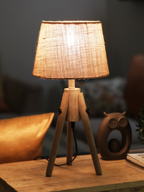 

OddCroft Beige Solid Tripod Table Top Lamp with Shade