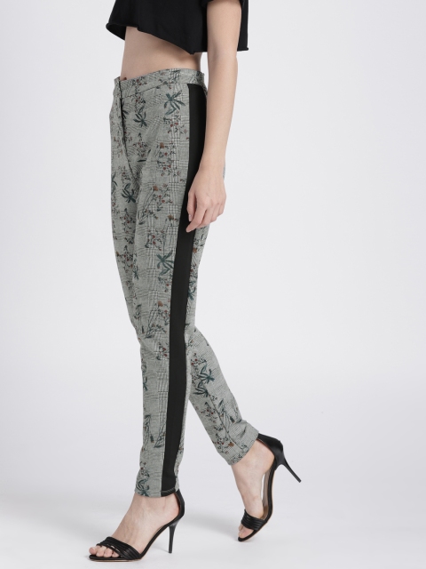 

Splash Women Grey & Black Regular Fit Printed Regular Trousers