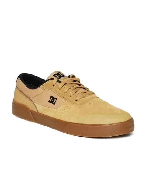 

DC Men Brown SWITCH PLUS S M Suede Sneakers