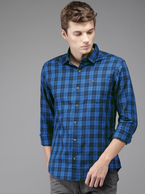 

The Indian Garage Co Men Blue Slim Fit Checked Casual Shirt