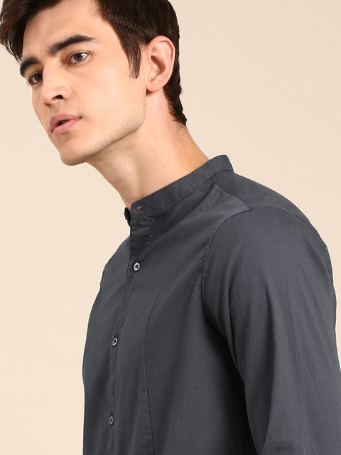 

ether Men Grey Regular Fit Solid Casual Shirt