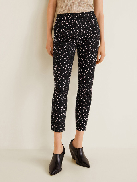 

MANGO Women Black & Peach-Coloured Regular Fit Printed Cropped Trousers