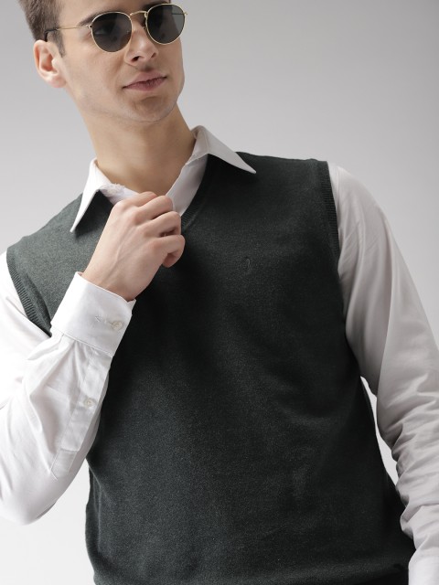 

Indian Terrain Men Charcoal Grey Solid Sweater Vest