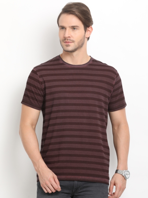 

Indian Terrain Men Purple Striped Round Neck T-shirt