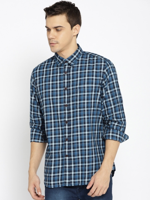 

Indian Terrain Men Blue & White Slim Fit Checked Casual Shirt