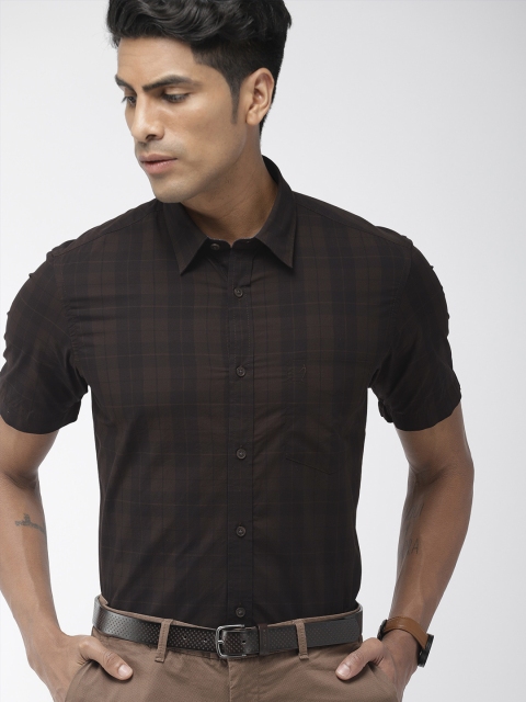 

Indian Terrain, Men Brown & Black Slim Fit Checked Casual Shirt