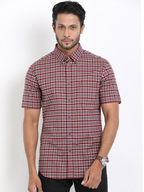 

Indian Terrain Men Maroon Regular Fit Checked Casual Shirt