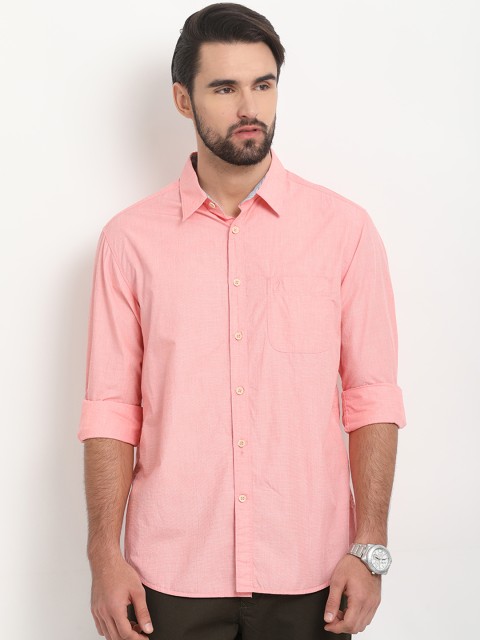 

Indian Terrain Men Pink Regular Fit Solid Casual Shirt