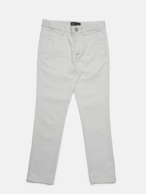 

Indian Terrain Boys Grey Regular Fit Solid Trousers