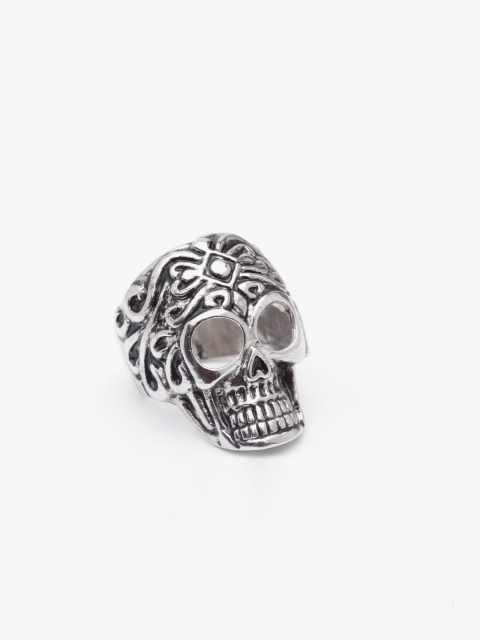 

JEWEL JUNCTION Men Silver-Toned Skull-Shaped Ring