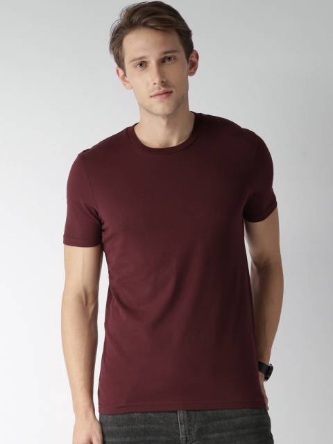 

Celio Men Burgundy Solid Round Neck Pure Cotton T-shirt