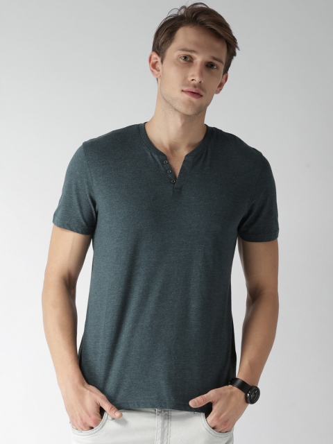 

Celio Men Blue Solid Henley Neck T-shirt