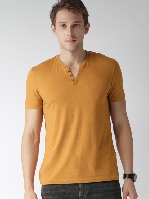 

Celio Men Mustard Brown Solid Henley Neck T-shirt
