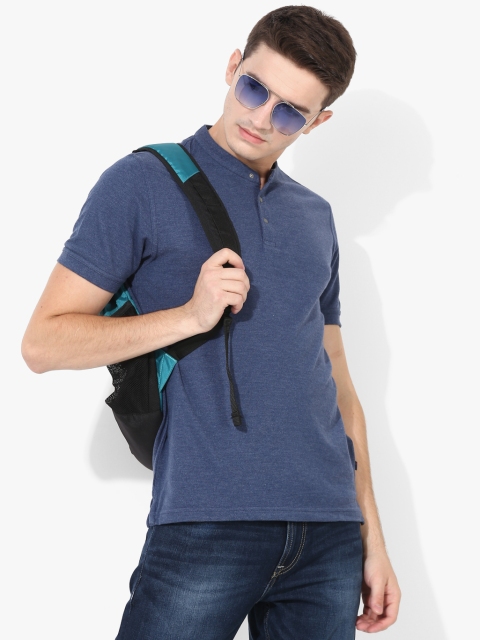

Peter England Casuals Men Blue Checked V-Neck T-shirt