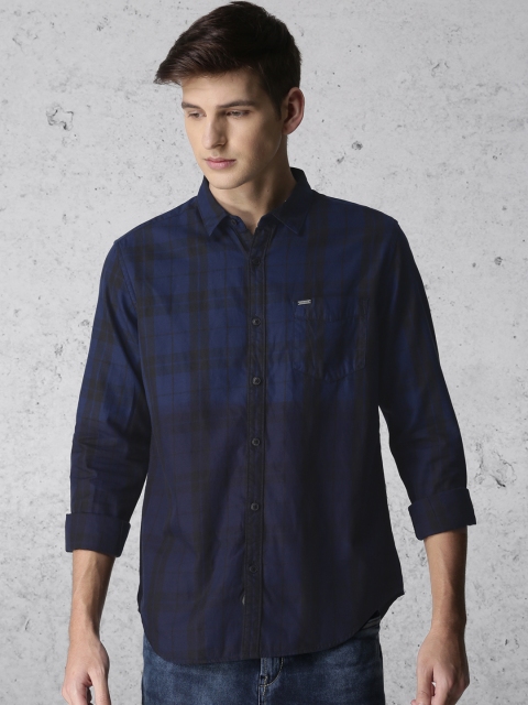 

Ecko Unltd Men Blue Slim Fit Checked Casual Shirt