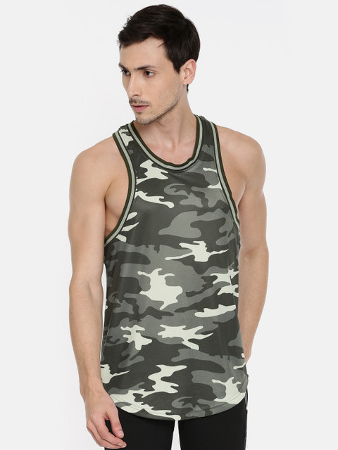 

SKULT by Shahid Kapoor Men Olive Green Camouflage Printed T-shirt