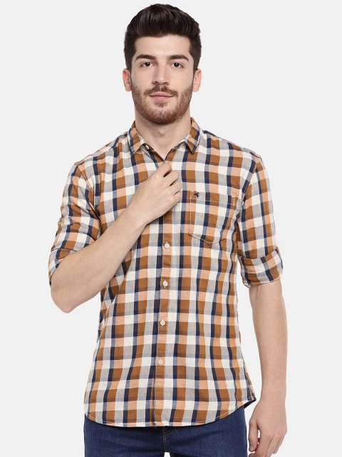 

Wrangler Men Orange & White Regular Fit Checked Casual Shirt