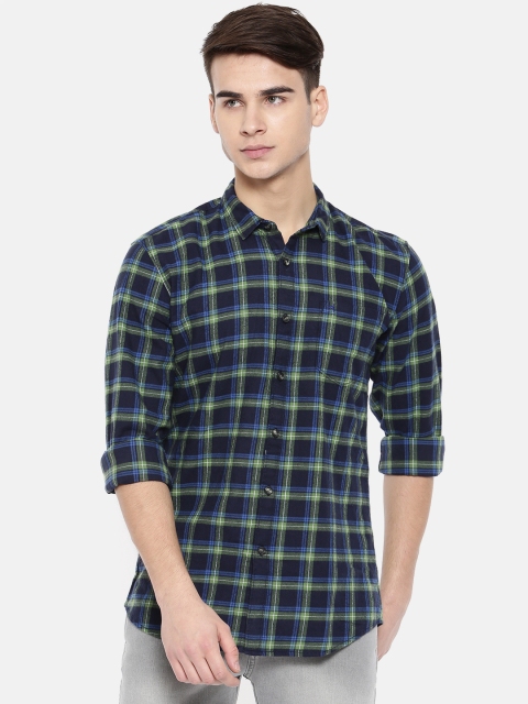 

Wrangler Men Navy Blue Regular Fit Checked Casual Shirt