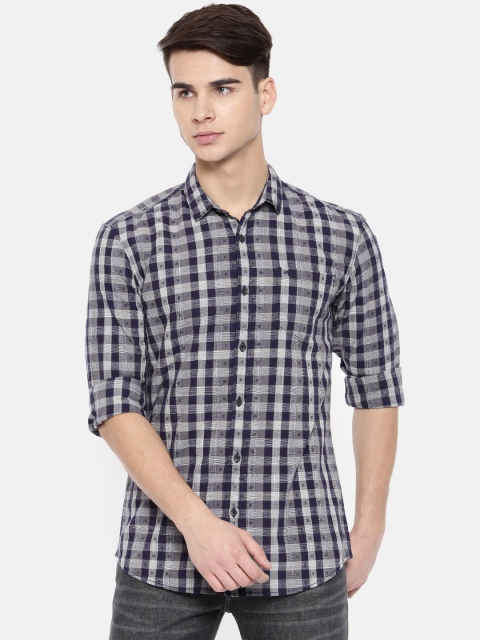 

Wrangler Men Navy Blue Regular Fit Checked Casual Shirt