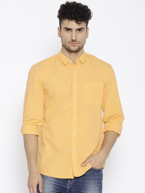 

Wrangler Men Yellow Regular Fit Solid Casual Shirt