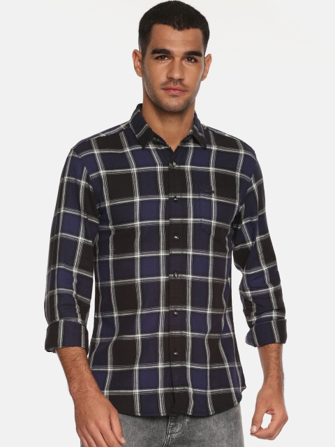 

Wrangler Men Black & Navy Blue Slim Fit Checked Casual Shirt