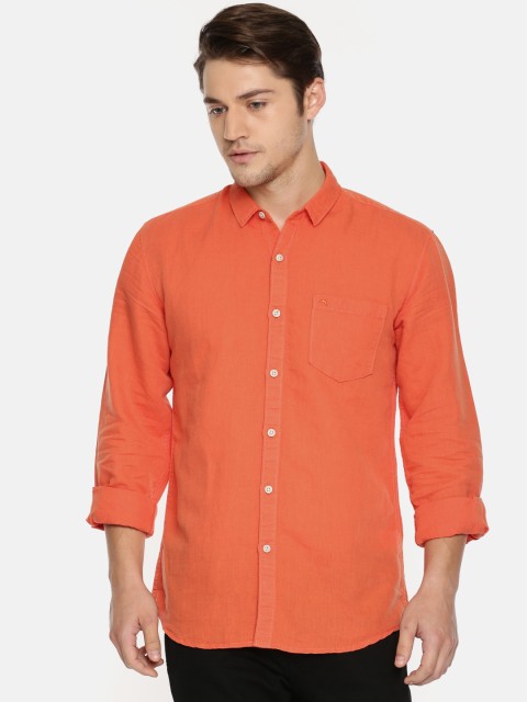 

Wrangler Men Orange Regular Fit Solid Casual Shirt