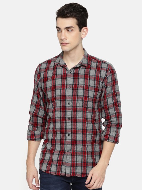 

Wrangler Men Red & Grey Checked Casual Shirt