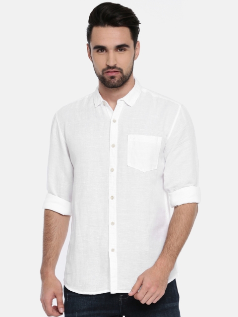 

Wrangler Men White Regular Fit Solid Casual Shirt