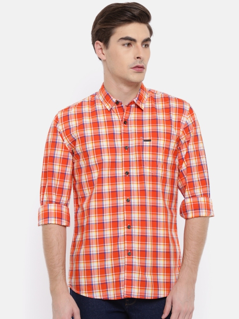 

Wrangler Men Orange Regular Fit Checked Casual Shirt