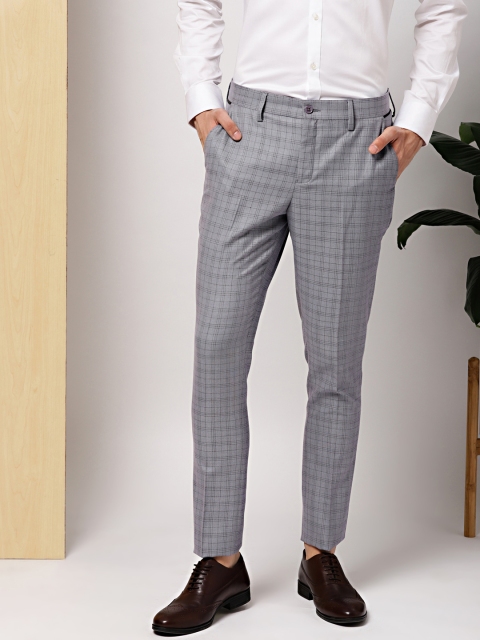 

INVICTUS Men Grey Slim Fit Checked Regular Trousers