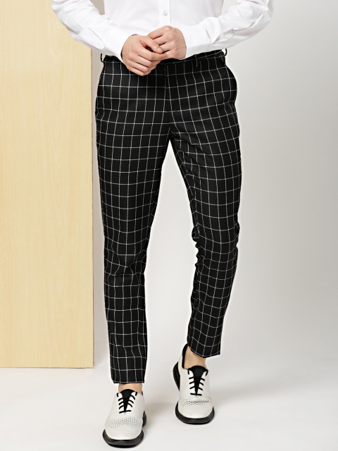 

INVICTUS Men Black & White Slim Fit Checked Regular Trousers
