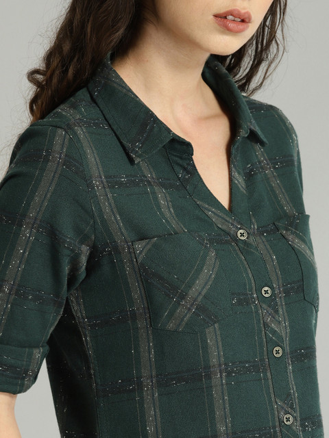 

Roadster Women Green Regular Fit Checked Casual Shirt