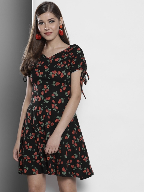 

DOROTHY PERKINS Women Black Printed Fit and Flare Dress