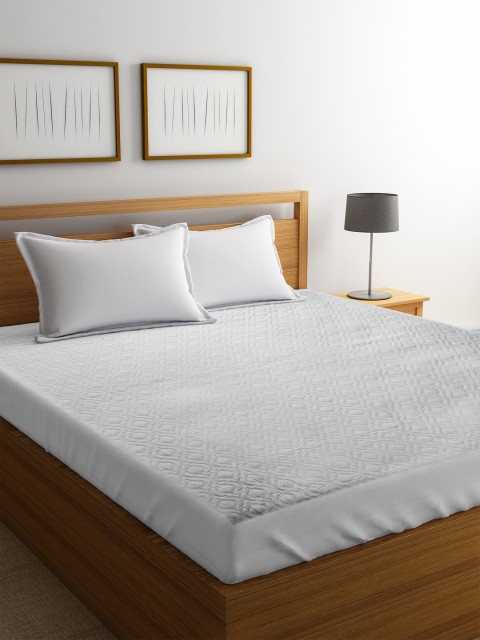 

Portico New York White Double Bed Water Resistant Mattress Protector