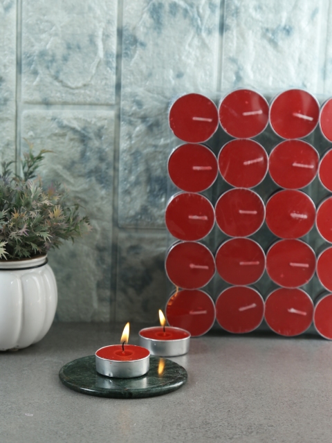 

Resonance Set of 50 Festive Red Strawberry Aromatic Tea Light Candles